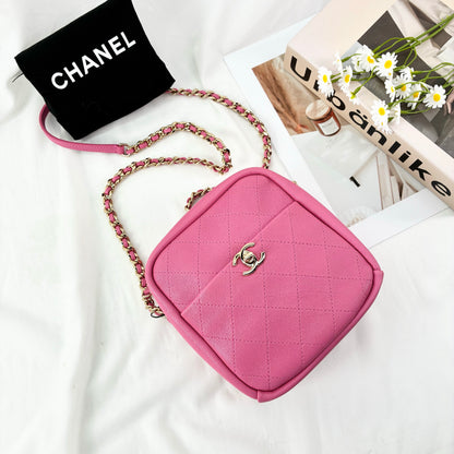 Chanel Vintage Quilted Lambskin CC Box Camera Bag（Pink with Gold Hardware）