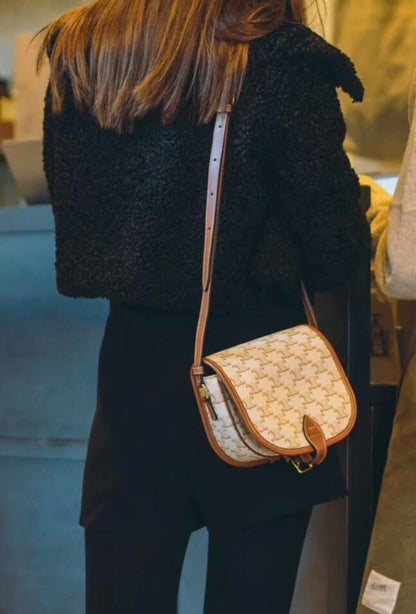 Celine Medium Folco Saddle Crossbody Bag（White Triomphe）
