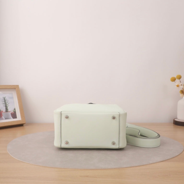 Hermès Mini Lindy Crossbody Bag, Vert Fizz Swift Leather, Palladium Silver Hardware, U Stamp