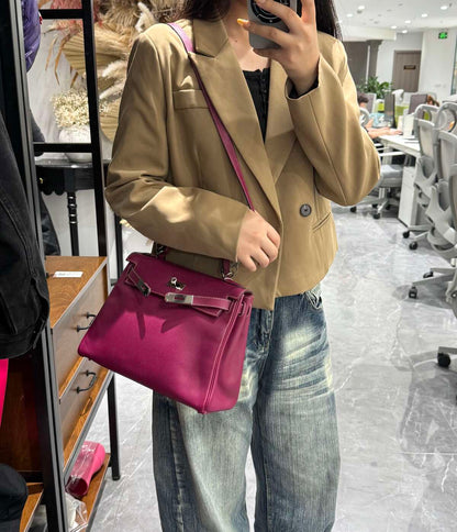 Hermès Kelly 28 in Cyclamen Epsom Leather, Palladium Hardware, Circle O Stamp