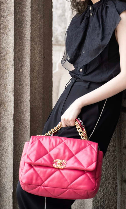 Chanel Medium 19 Flap Bag, Pink Shimmer Lambskin, Two-Tone Gold & Ruthenium Mixed Hardware（20C Collection）