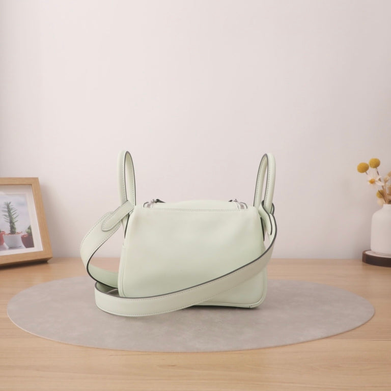 Hermès Mini Lindy Crossbody Bag, Vert Fizz Swift Leather, Palladium Silver Hardware, U Stamp