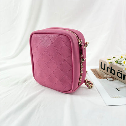 Chanel Vintage Quilted Lambskin CC Box Camera Bag（Pink with Gold Hardware）