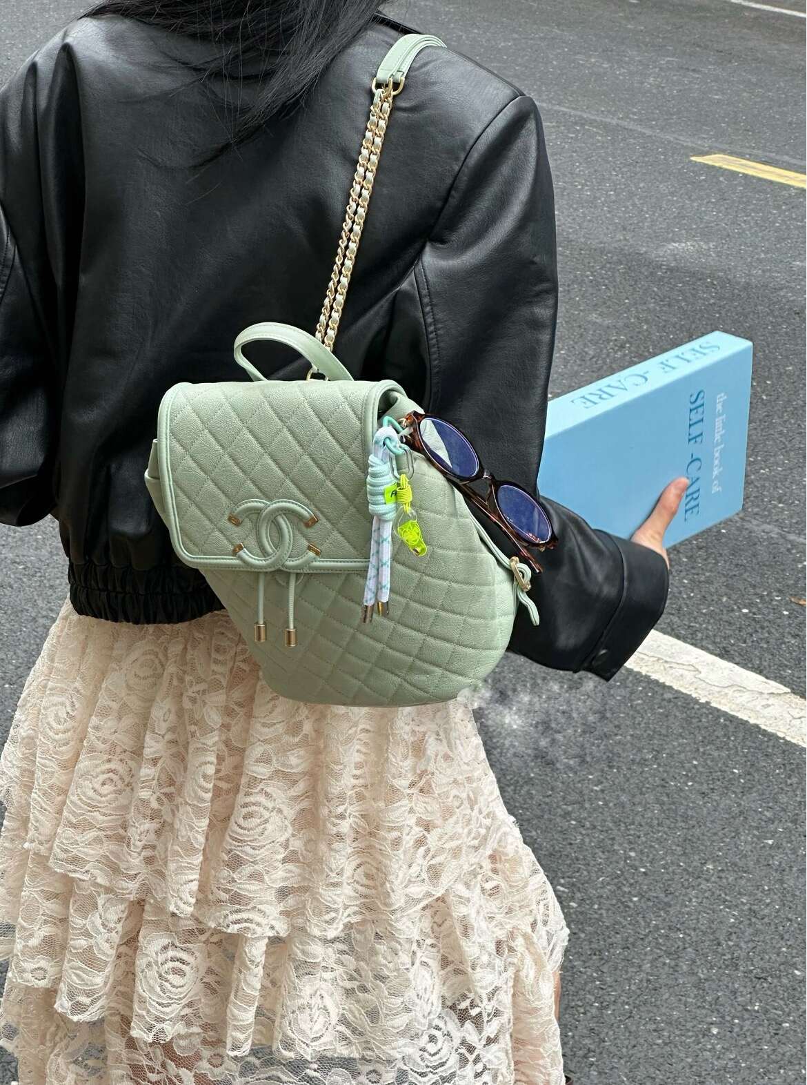 CHANEL CC Filigree Quilted Caviar Leather Drawstring Backpack（Light Green, Gold-Tone Hardware）