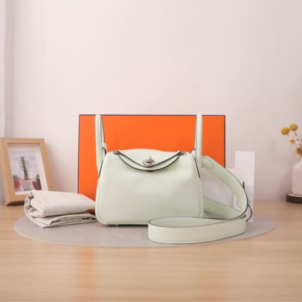 Hermès Mini Lindy Crossbody Bag, Vert Fizz Swift Leather, Palladium Silver Hardware, U Stamp
