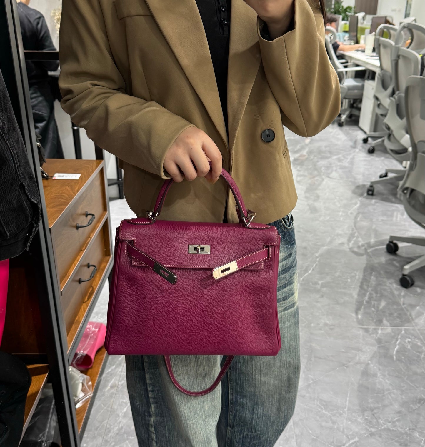 Hermès Kelly 28 in Cyclamen Epsom Leather, Palladium Hardware, Circle O Stamp
