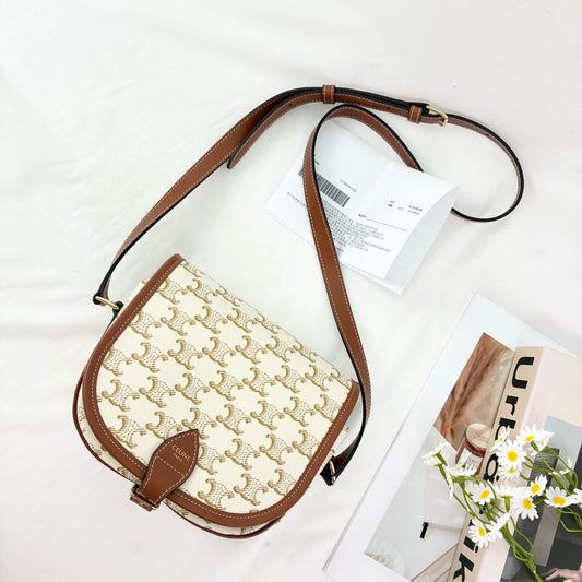 Celine Medium Folco Saddle Crossbody Bag（White Triomphe）