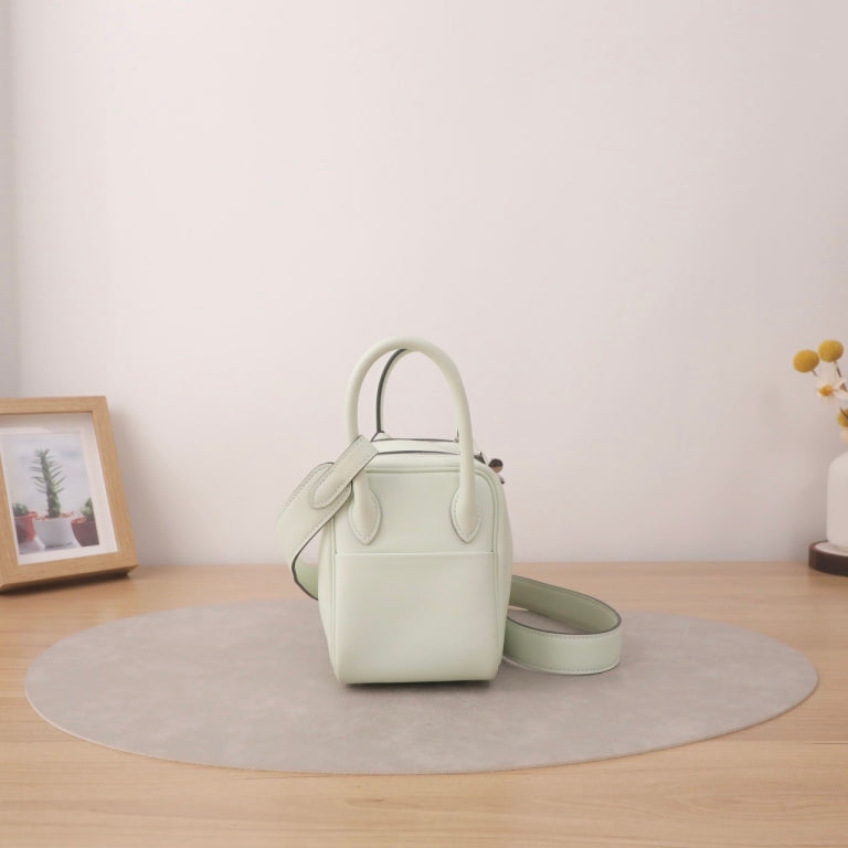 Hermès Mini Lindy Crossbody Bag, Vert Fizz Swift Leather, Palladium Silver Hardware, U Stamp