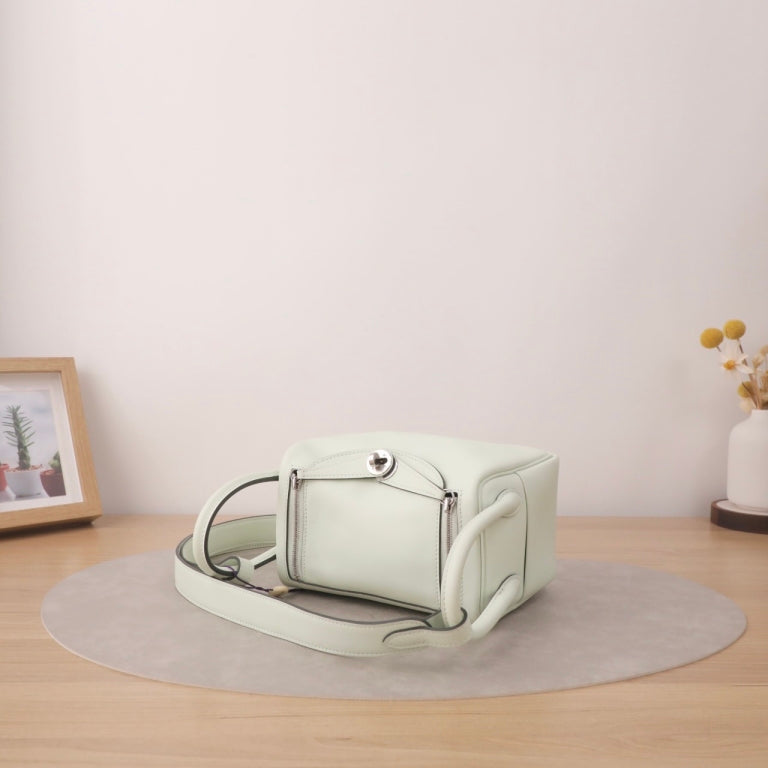 Hermès Mini Lindy Crossbody Bag, Vert Fizz Swift Leather, Palladium Silver Hardware, U Stamp